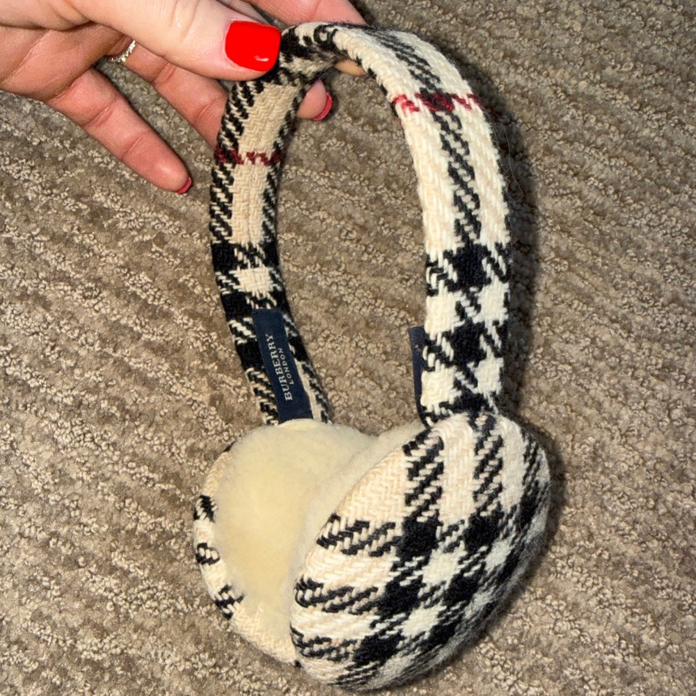 Burberry Wool classic nova check earmuffs